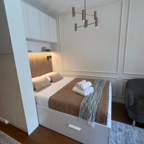 Golden Olive Boutique Studio Apartment with Private Parking